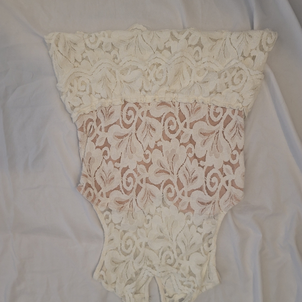 Express Lace Turtleneck Sleeveless Blouse